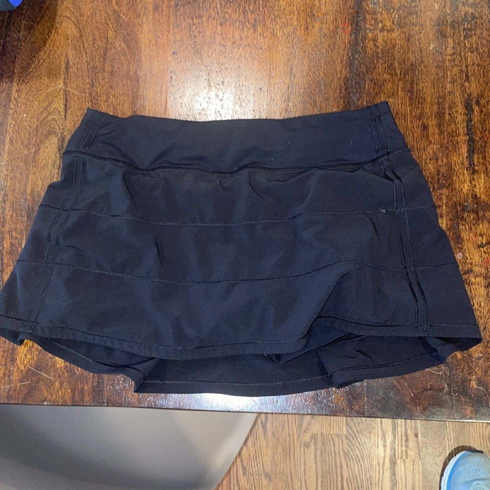 size 8 black lululemon pace rival skirt